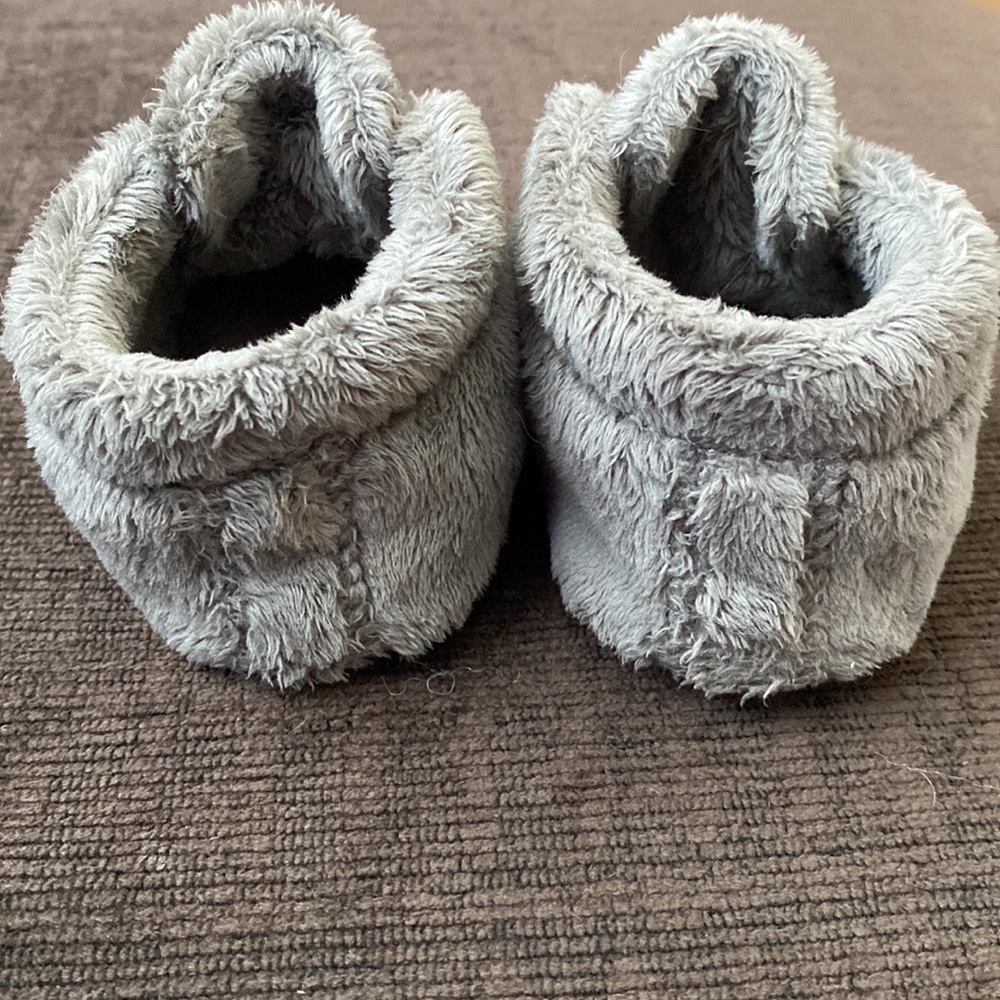 UGG - Picture 3 of 4